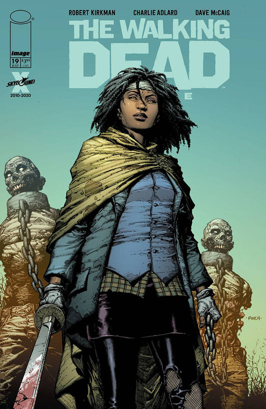 WALKING DEAD DLX #19 CVR A FINCH & MCCAIG (MR) - Packrat Comics