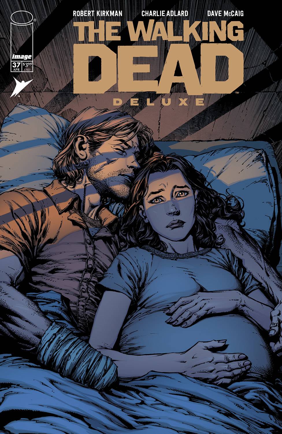 WALKING DEAD DLX #37 CVR A FINCH & MCCAIG (MR) - Packrat Comics